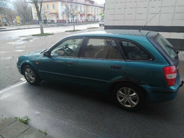 Mazda 323F, 1998 г.