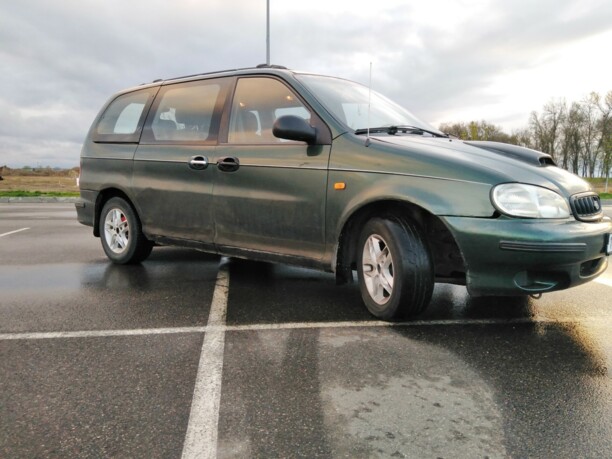 Kia Carnival I, 7 мест, 2000 г.