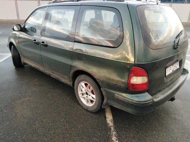 Kia Carnival I, 7 мест, 2000 г.