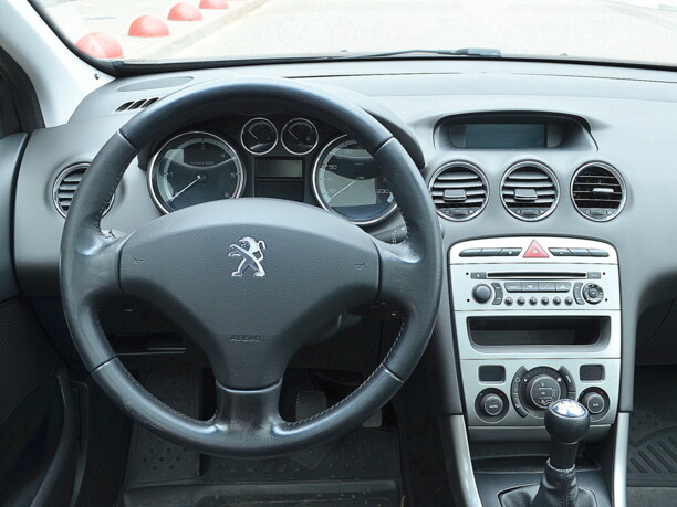 Peugeot 308 T7 · Рестайлинг, 2011 г.