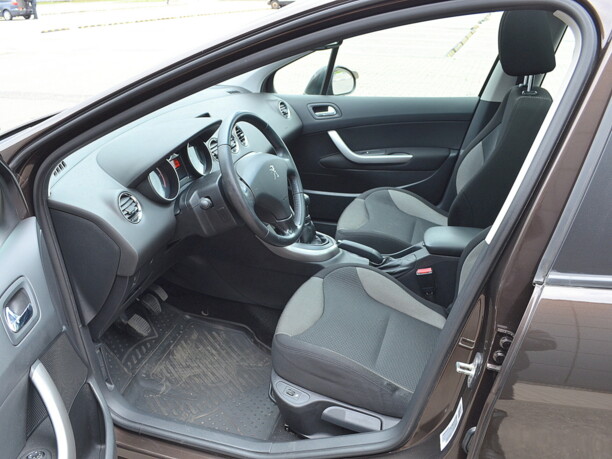Peugeot 308 T7 · Рестайлинг, 2011 г.