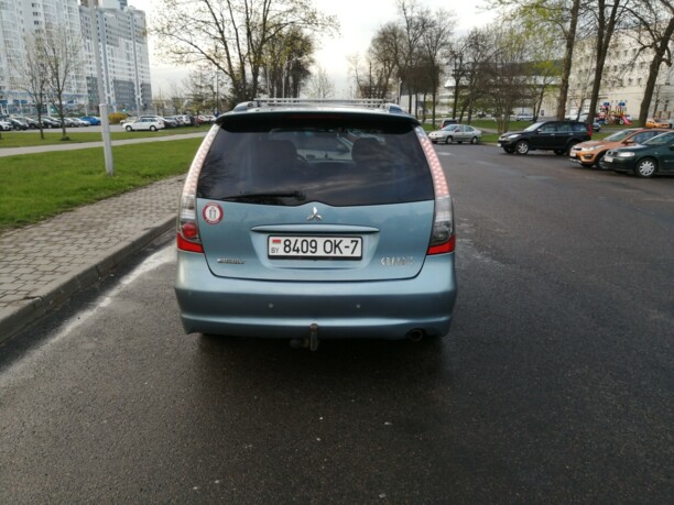 Mitsubishi Grandis, 7 мест, 2007 г.