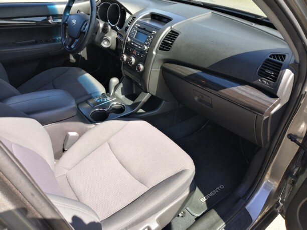 Kia Sorento II, 5 мест, 2011 г.