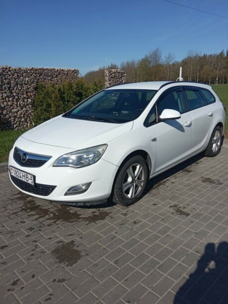 Opel Astra J, 2011 г.