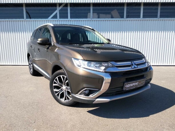 Mitsubishi Outlander III · 2-й рестайлинг, 5 мест, 2015 г.
