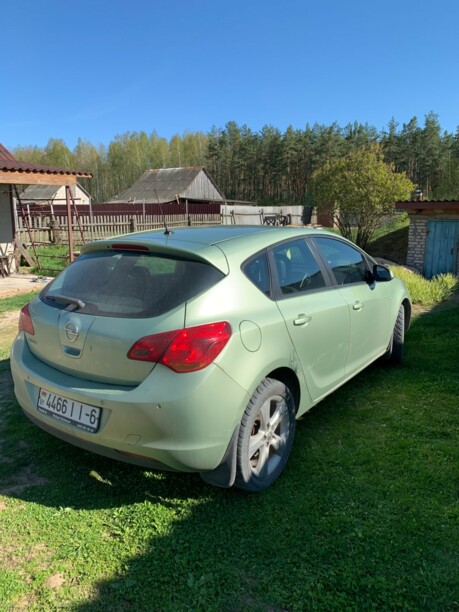 Opel Astra J, 2011 г.