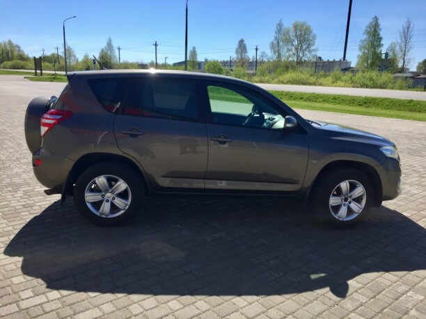 Toyota RAV4 III (XA30) · Рестайлинг, 5 мест, 2010 г.