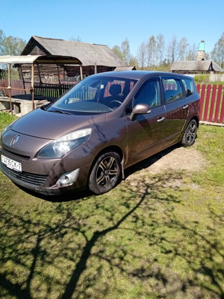Renault Grand Scenic III, 5 мест, 2010 г.