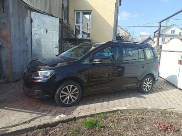 Volkswagen Touran II, 5 мест, 2011 г.