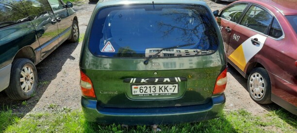 Kia Carnival I, 7 мест, 2001 г.