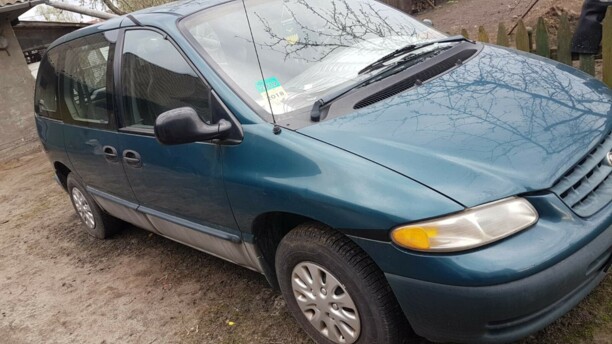 Chrysler Voyager III, 5 мест, 2000 г.