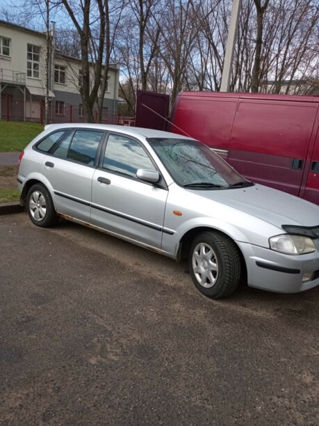 Mazda 323F, 1999 г.