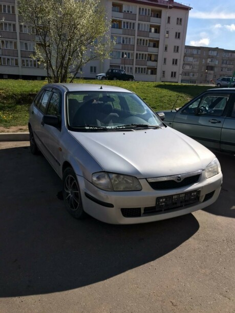 Mazda 323F, 1999 г.