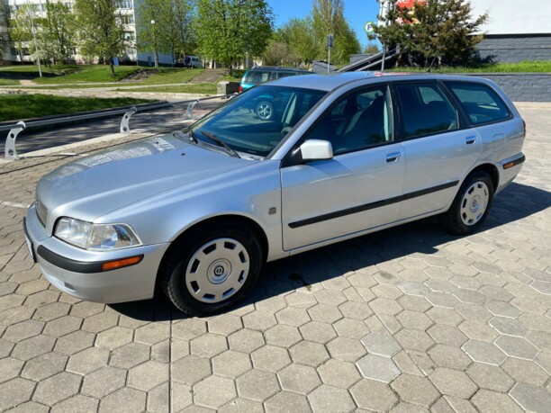 Volvo V40 I · Рестайлинг, 2002 г.