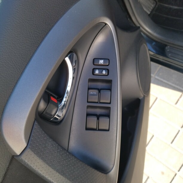 Toyota RAV4 III (XA30) · Рестайлинг, 5 мест, 2011 г.