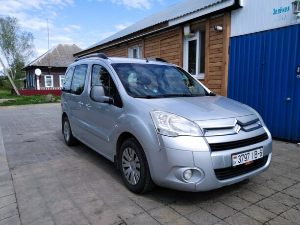 Citroen Berlingo II, 5 мест, 2010 г.
