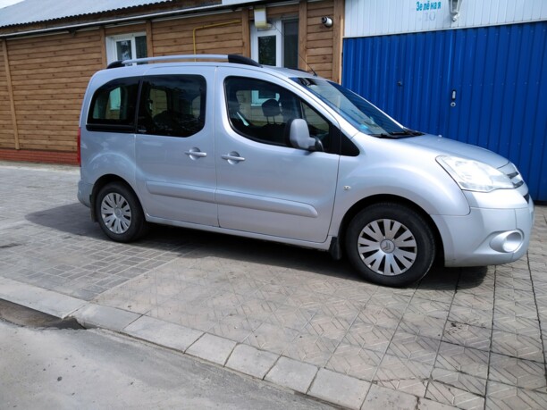 Citroen Berlingo II, 5 мест, 2010 г.