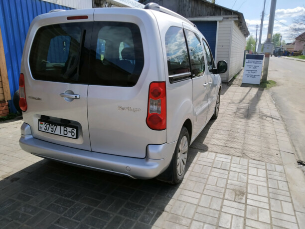 Citroen Berlingo II, 5 мест, 2010 г.