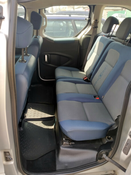 Citroen Berlingo II, 5 мест, 2010 г.