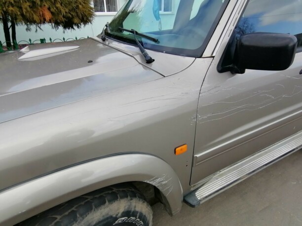 Nissan Patrol Y61, 7 мест, 2000 г.
