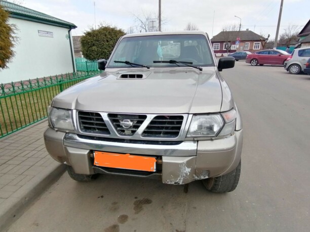 Nissan Patrol Y61, 7 мест, 2000 г.