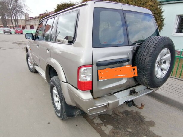 Nissan Patrol Y61, 7 мест, 2000 г.