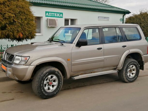 Nissan Patrol Y61, 7 мест, 2000 г.