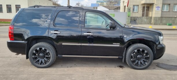 Chevrolet Tahoe GMT900, 7 мест, 2012 г.