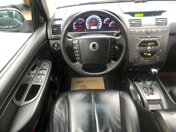 SsangYong Rexton II, 7 мест, 2012 г.