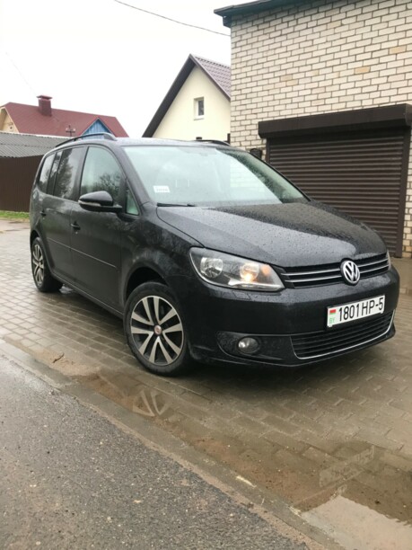 Volkswagen Touran II, 5 мест, 2010 г.
