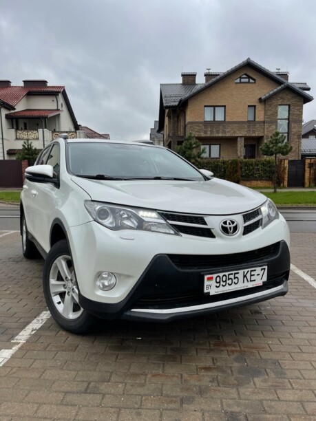 Toyota RAV4 IV (XA40), 5 мест, 2014 г.