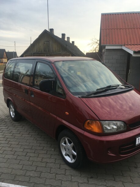 Mitsubishi Space Gear I, 1997 г.