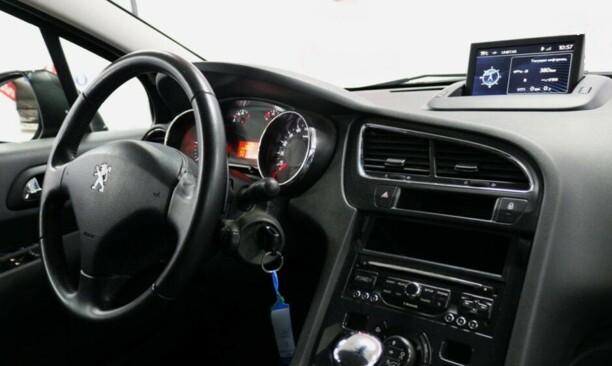 Peugeot 5008 I · Рестайлинг, 2014 г.