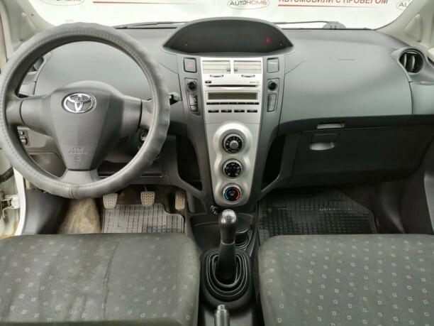 Toyota Yaris II (XP9), 2008 г.