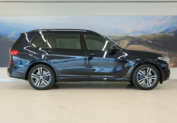 BMW X7, 7 мест, 2020 г.