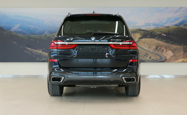 BMW X7, 7 мест, 2020 г.