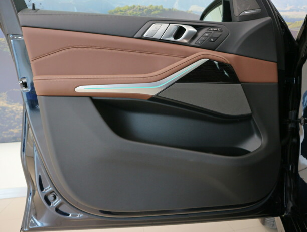BMW X7, 7 мест, 2020 г.