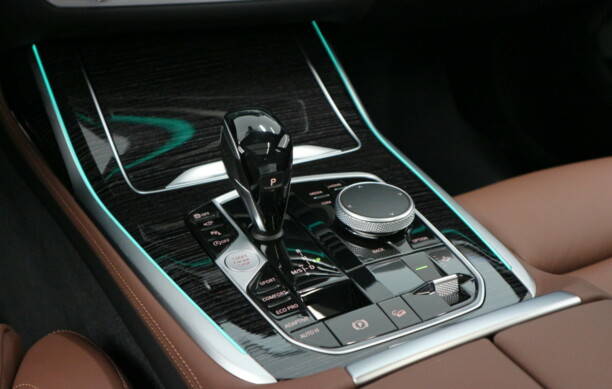 BMW X7, 7 мест, 2020 г.