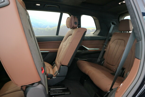 BMW X7, 7 мест, 2020 г.