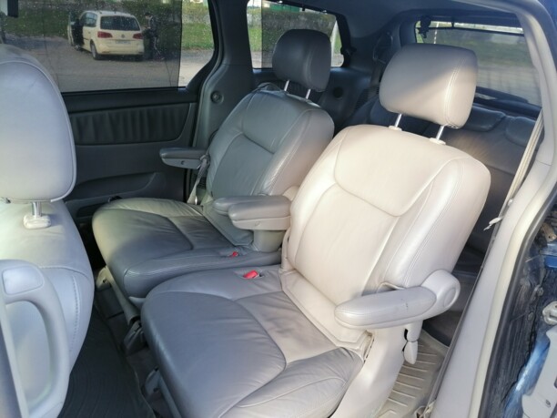 Toyota Sienna II (XL20), 7 мест, 2005 г.