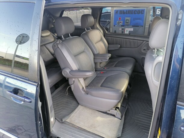 Toyota Sienna II (XL20), 7 мест, 2005 г.