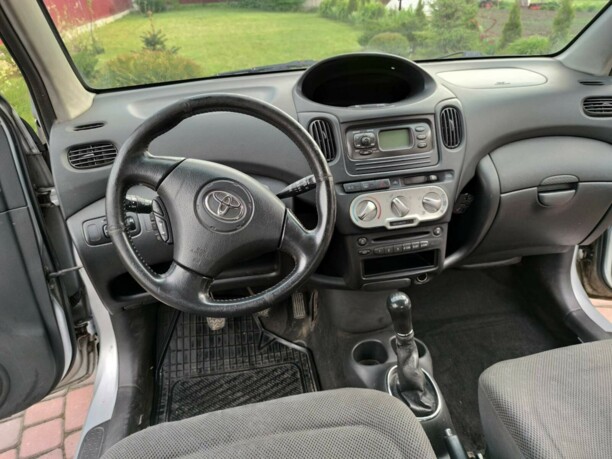 Toyota Yaris Verso, 2002 г.