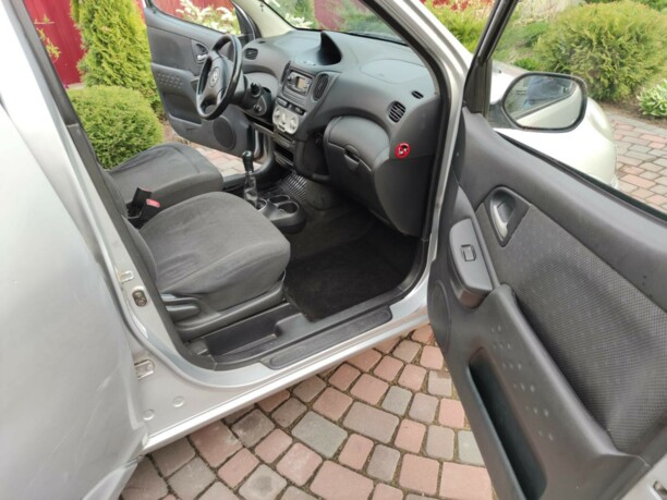 Toyota Yaris Verso, 2002 г.