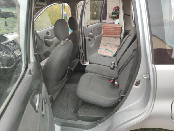 Toyota Yaris Verso, 2002 г.