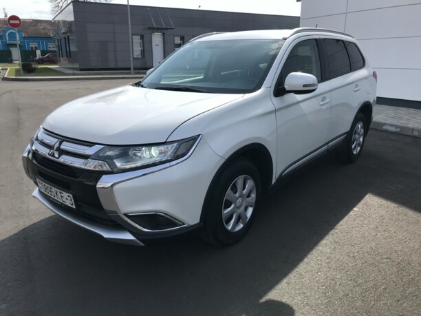 Mitsubishi Outlander III · 2-й рестайлинг, 5 мест, 2015 г.