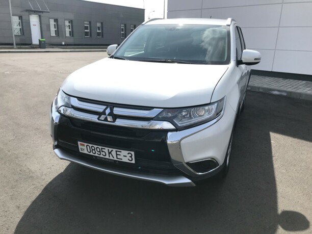 Mitsubishi Outlander III · 2-й рестайлинг, 5 мест, 2015 г.