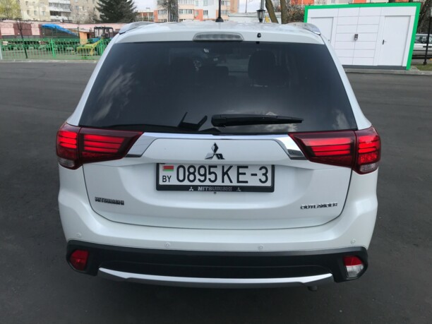 Mitsubishi Outlander III · 2-й рестайлинг, 5 мест, 2015 г.