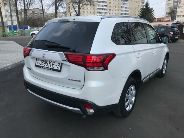Mitsubishi Outlander III · 2-й рестайлинг, 5 мест, 2015 г.