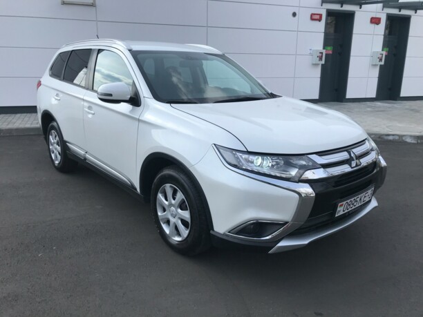 Mitsubishi Outlander III · 2-й рестайлинг, 5 мест, 2015 г.