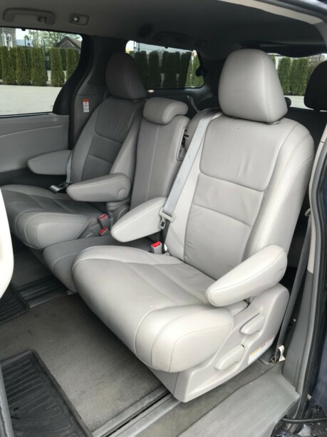 Toyota Sienna III (XL30), 7 мест, 2016 г.